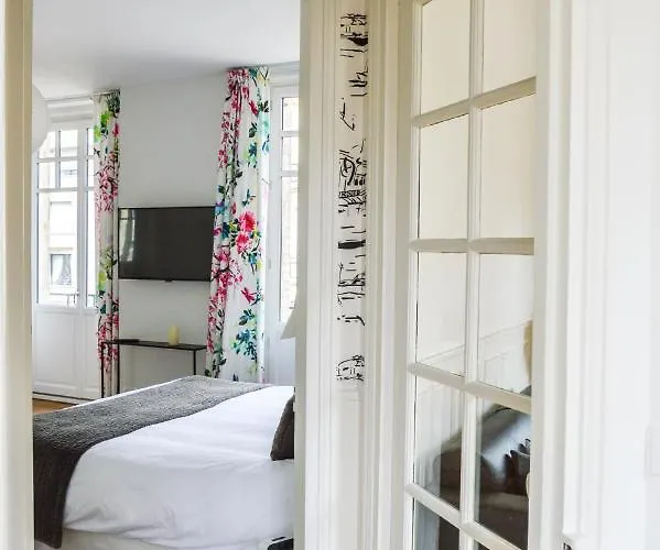 Les Berceaux De La Cathedrale * Reims